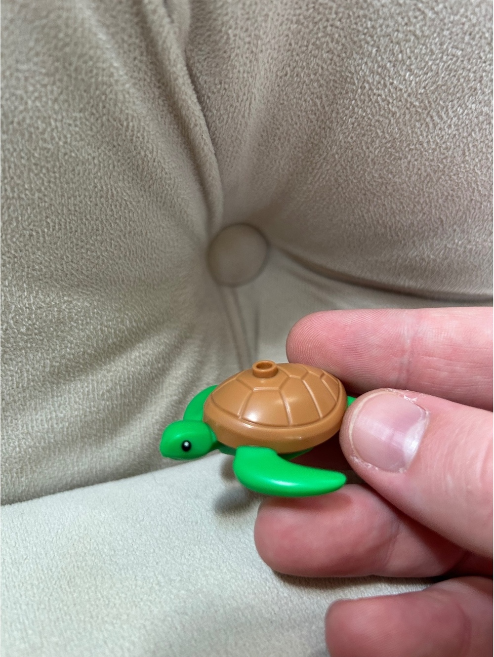 Lego New Bright Green Sea Turtle w/ Black Eyes Medium Nougat Shell Part